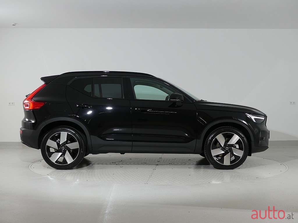 2022' Volvo XC40 photo #5