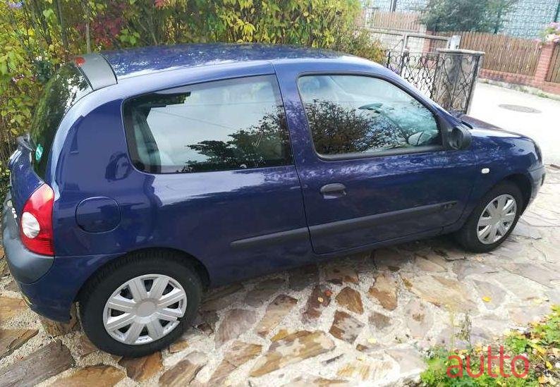 2005' Renault Clio photo #3
