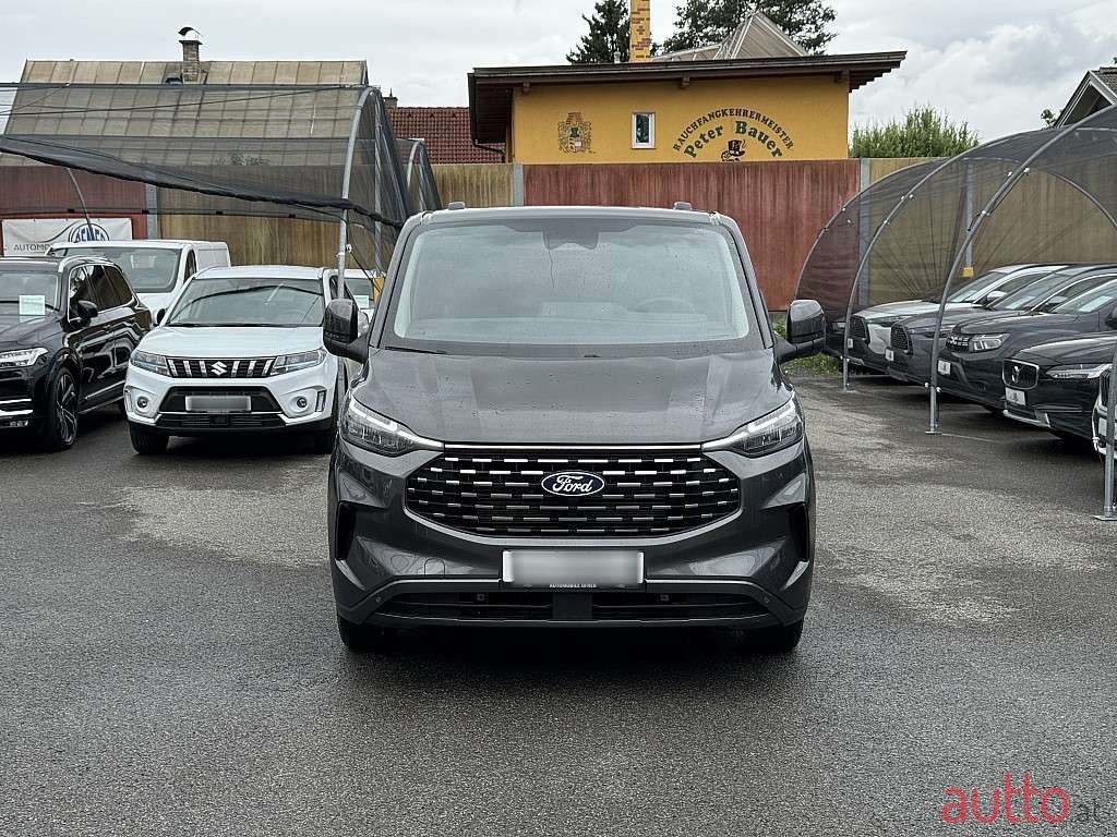 2024' Ford Tourneo photo #2