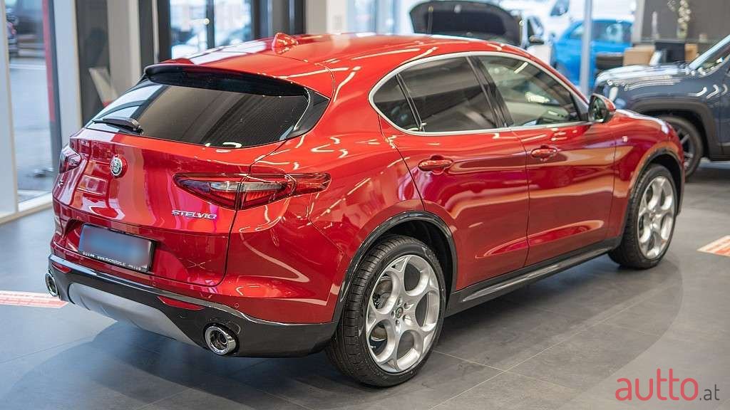 2022' Alfa Romeo Stelvio photo #3