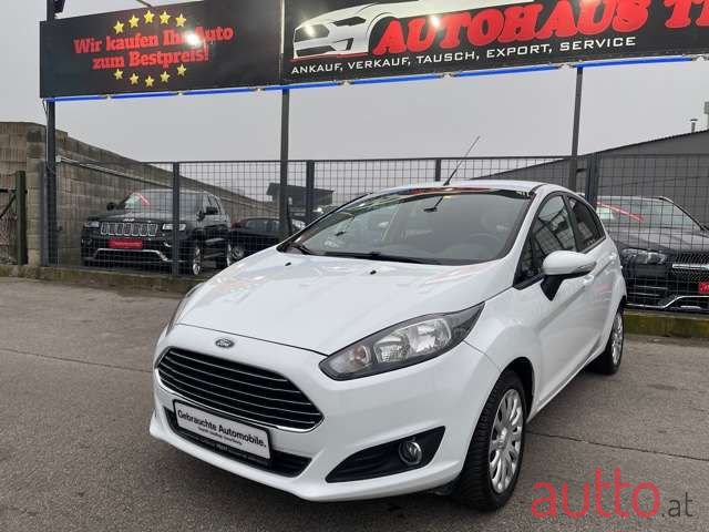 2013' Ford Fiesta photo #2