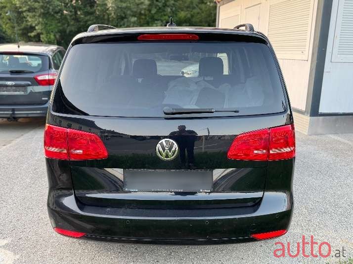 2013' Volkswagen Touran photo #4