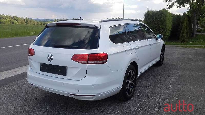 2019' Volkswagen Passat photo #5