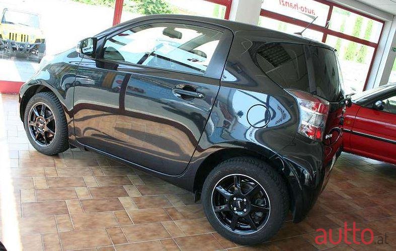 2009' Toyota iQ photo #1