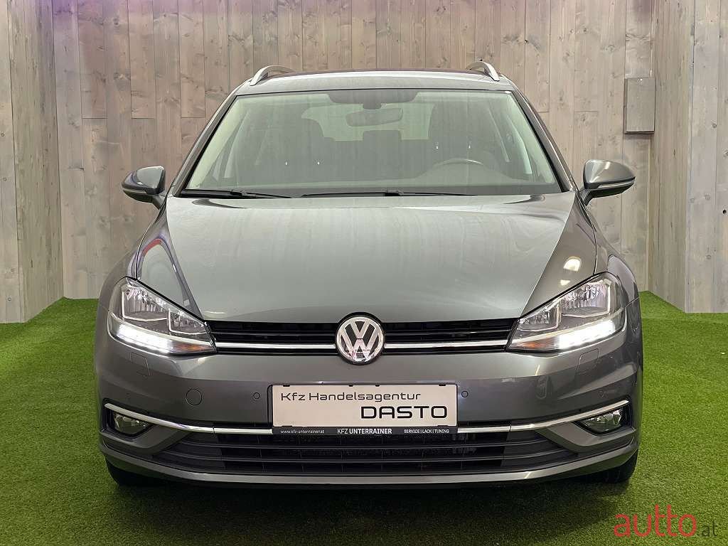 2017' Volkswagen Golf photo #3