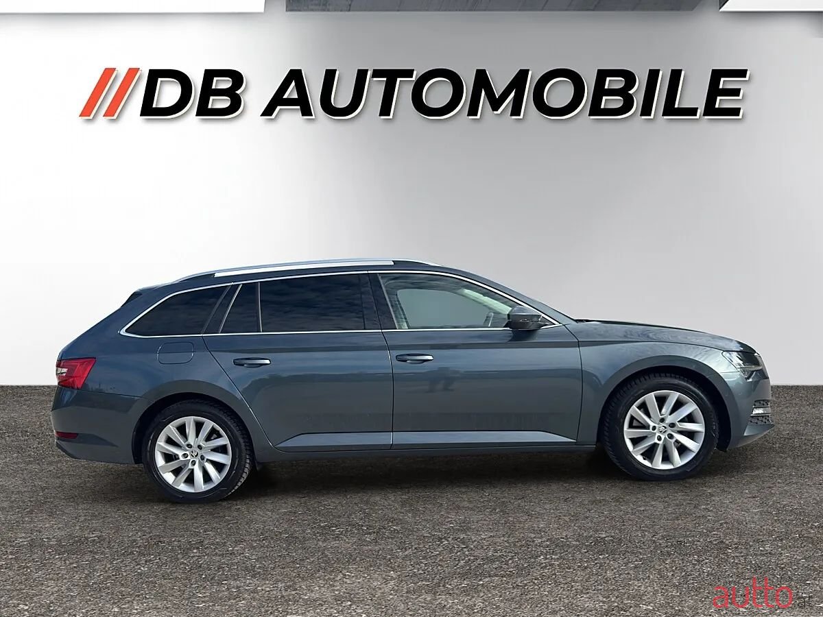 2021' Skoda Superb photo #4
