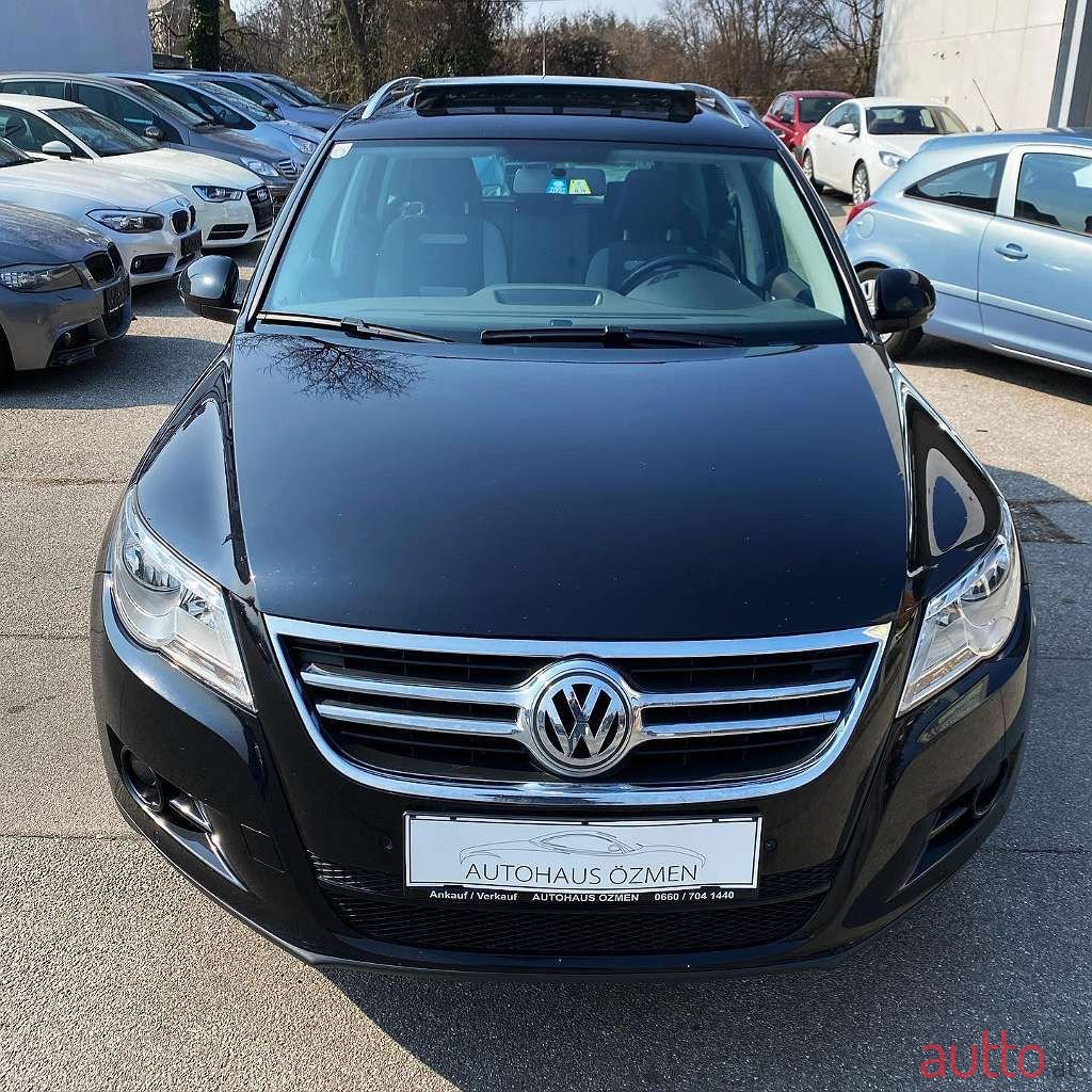 2008' Volkswagen Tiguan photo #2