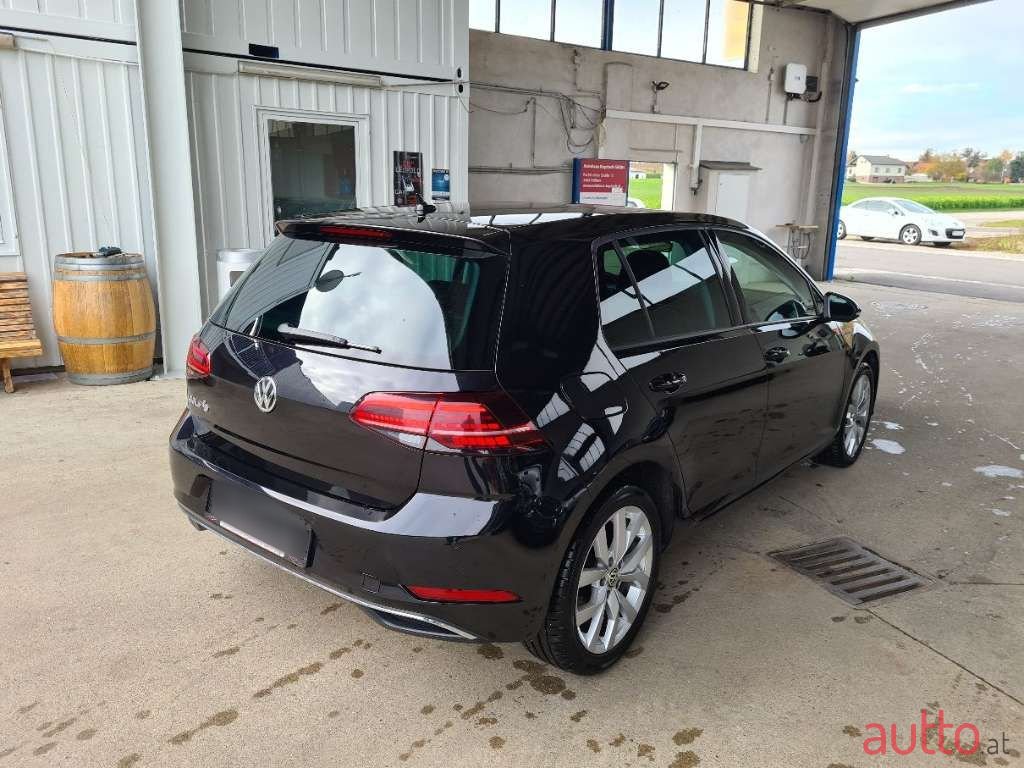2018' Volkswagen Golf photo #5