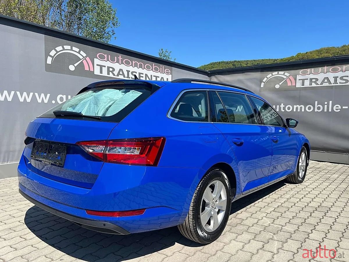 2021' Skoda Superb photo #5