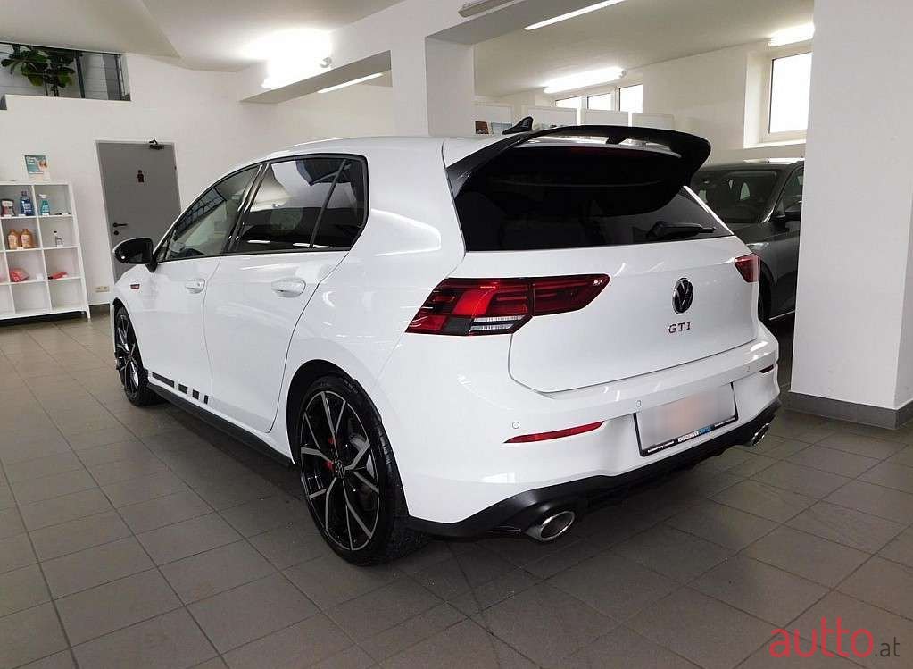 2022' Volkswagen Golf photo #4