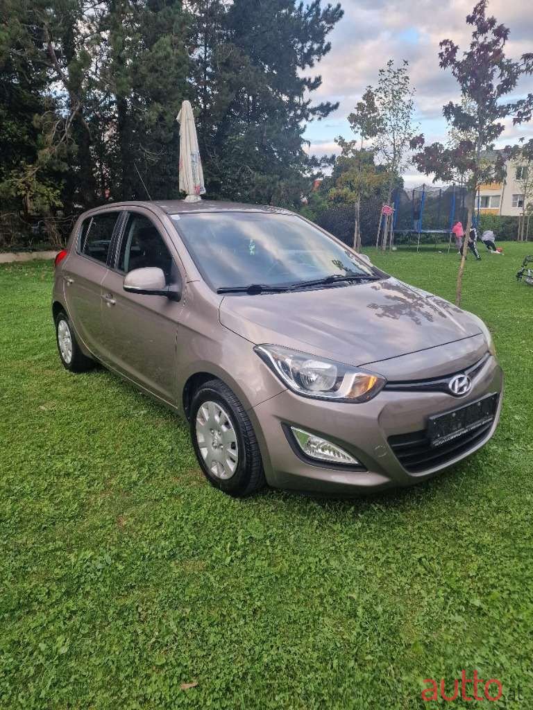 2013' Hyundai i20 photo #3