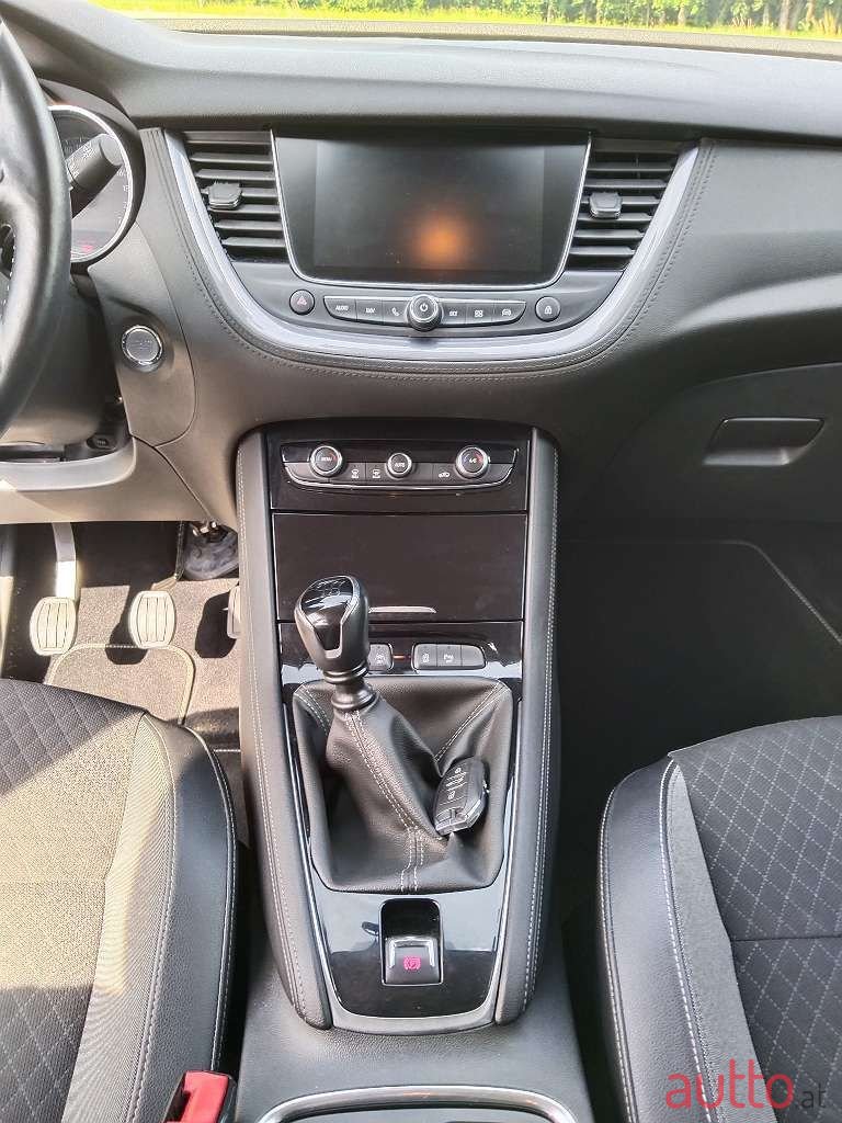 2018' Opel Grandland X photo #5