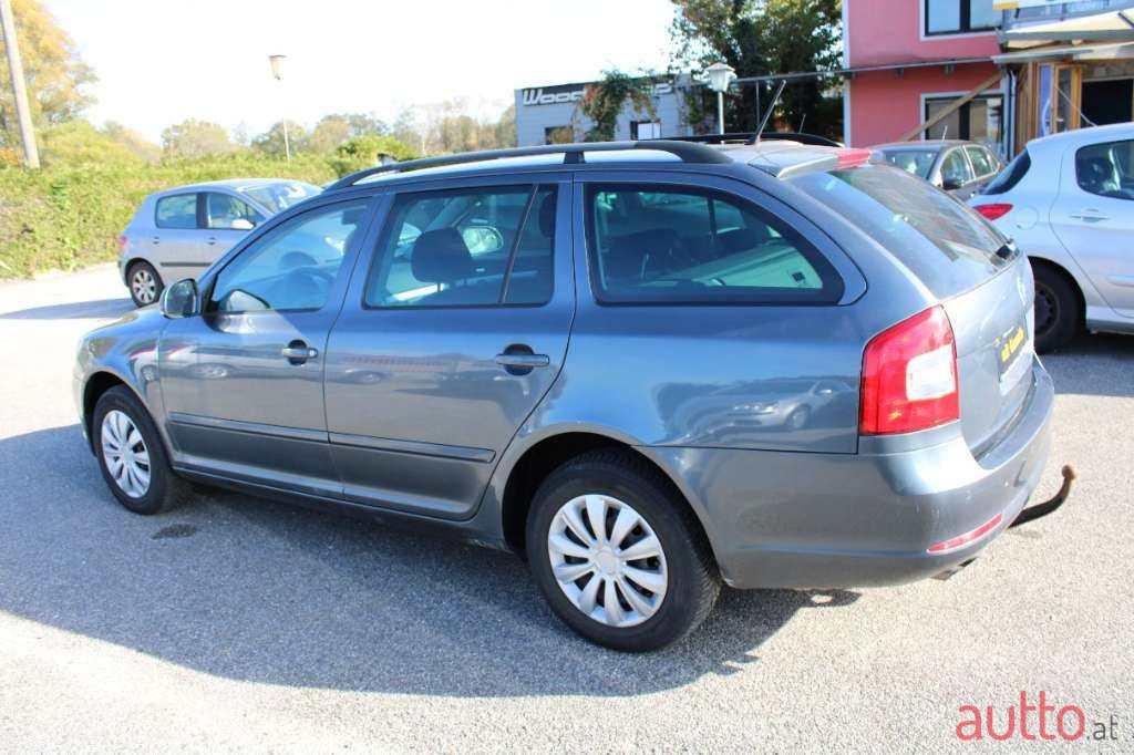 2011' Skoda Octavia photo #5