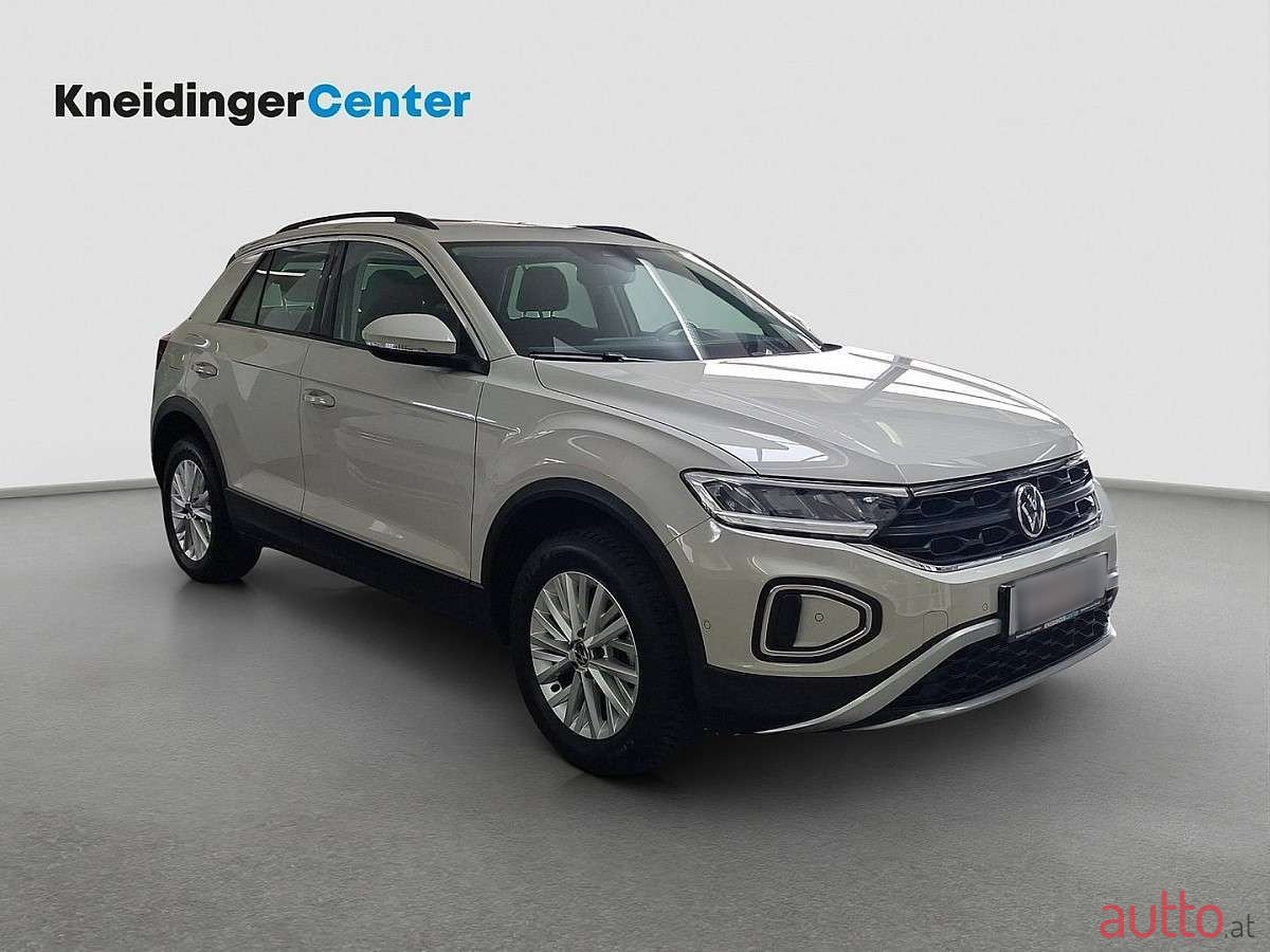 2024' Volkswagen T-Roc photo #6