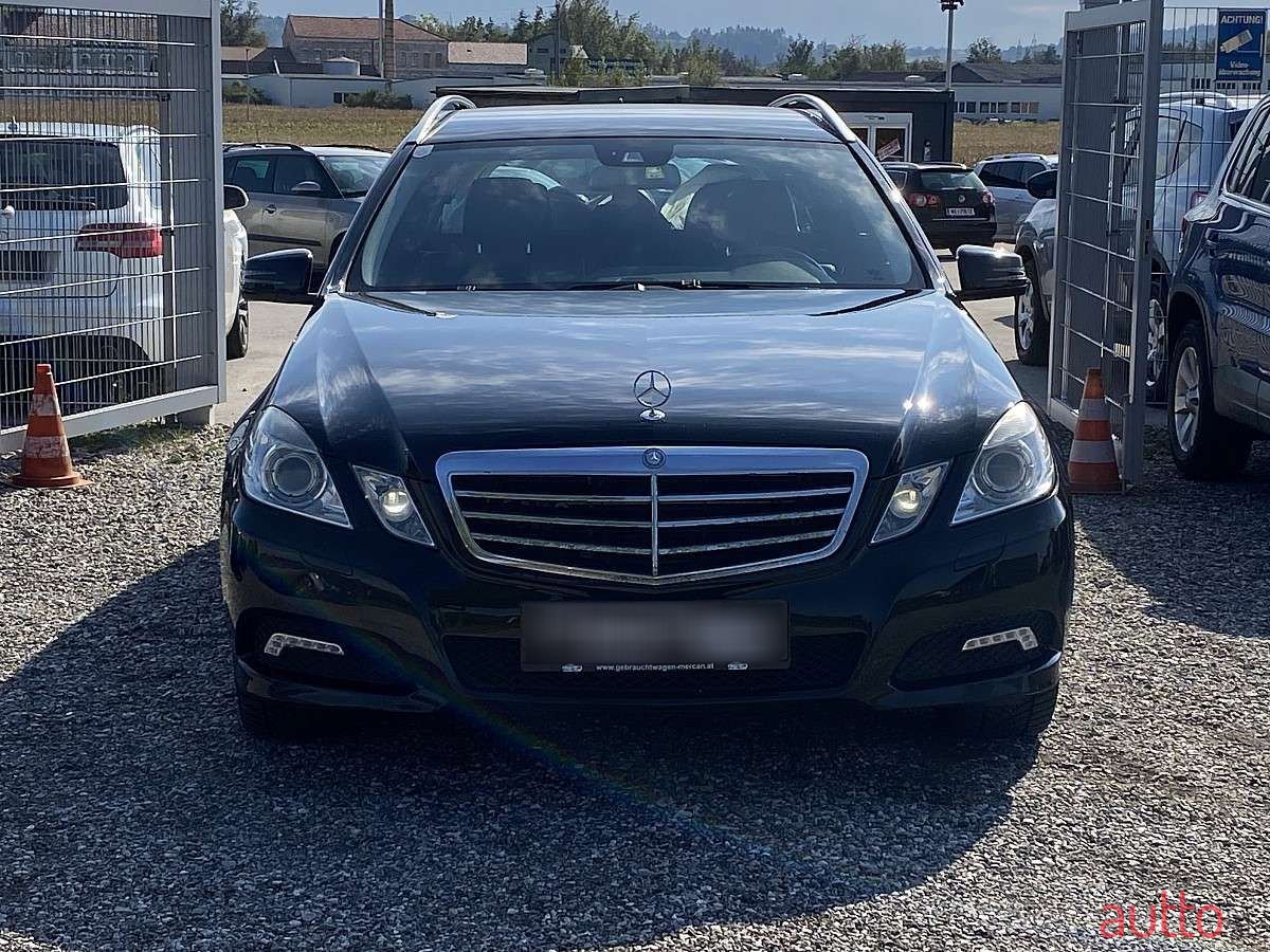 2010' Mercedes-Benz E-Klasse photo #2