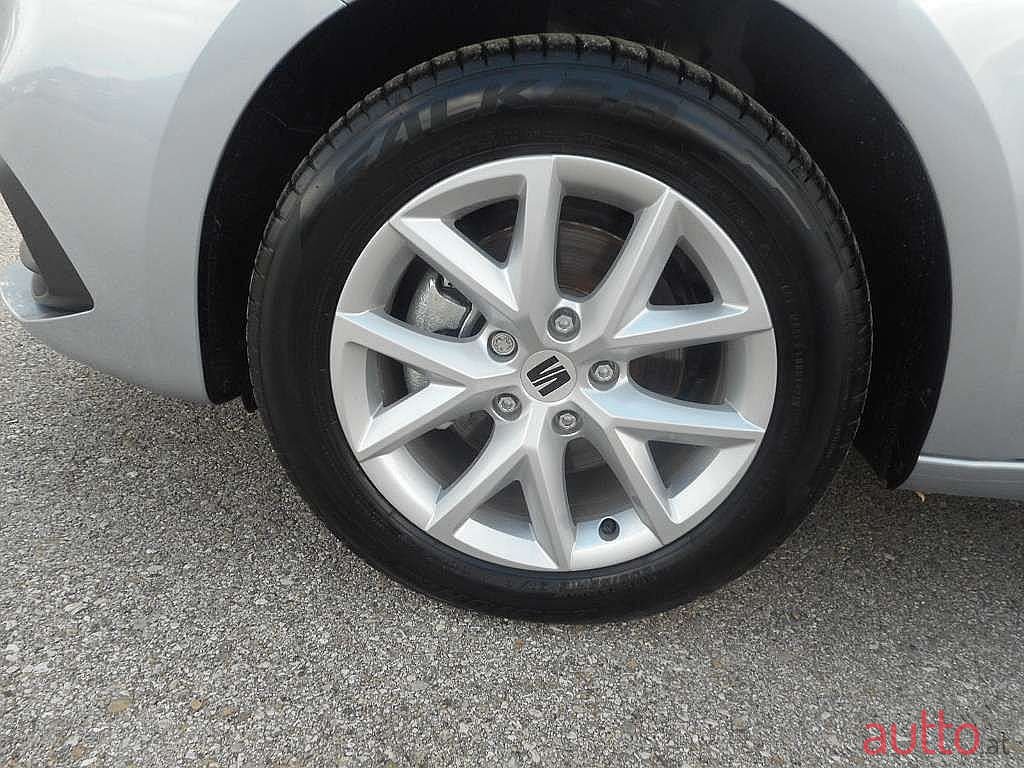 2022' SEAT Leon photo #4