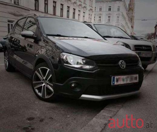 2012' Volkswagen Polo photo #2