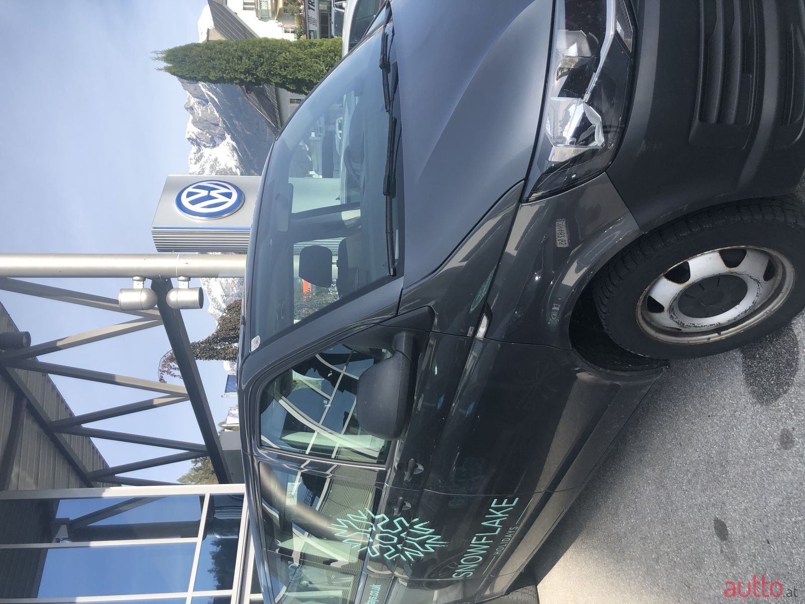 2015' Volkswagen Caravelle photo #4