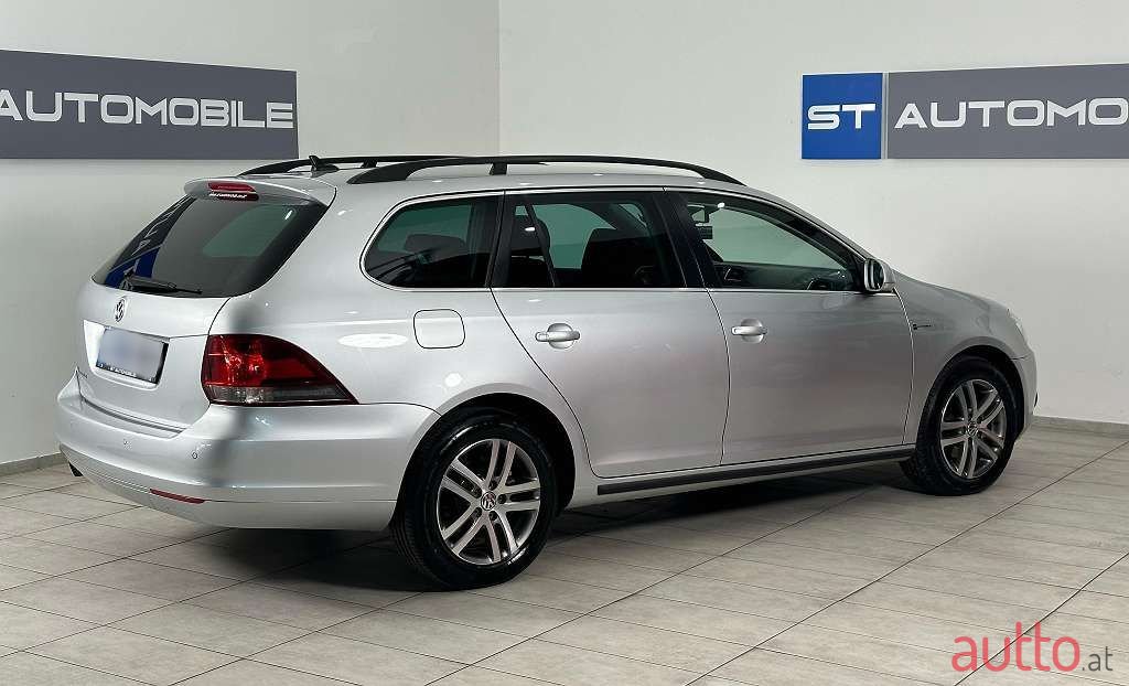 2010' Volkswagen Golf photo #4