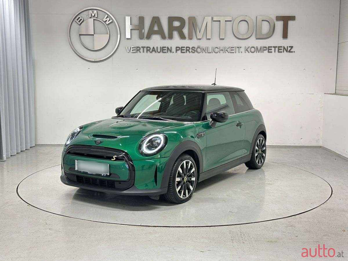 2021' MINI Cooper photo #1