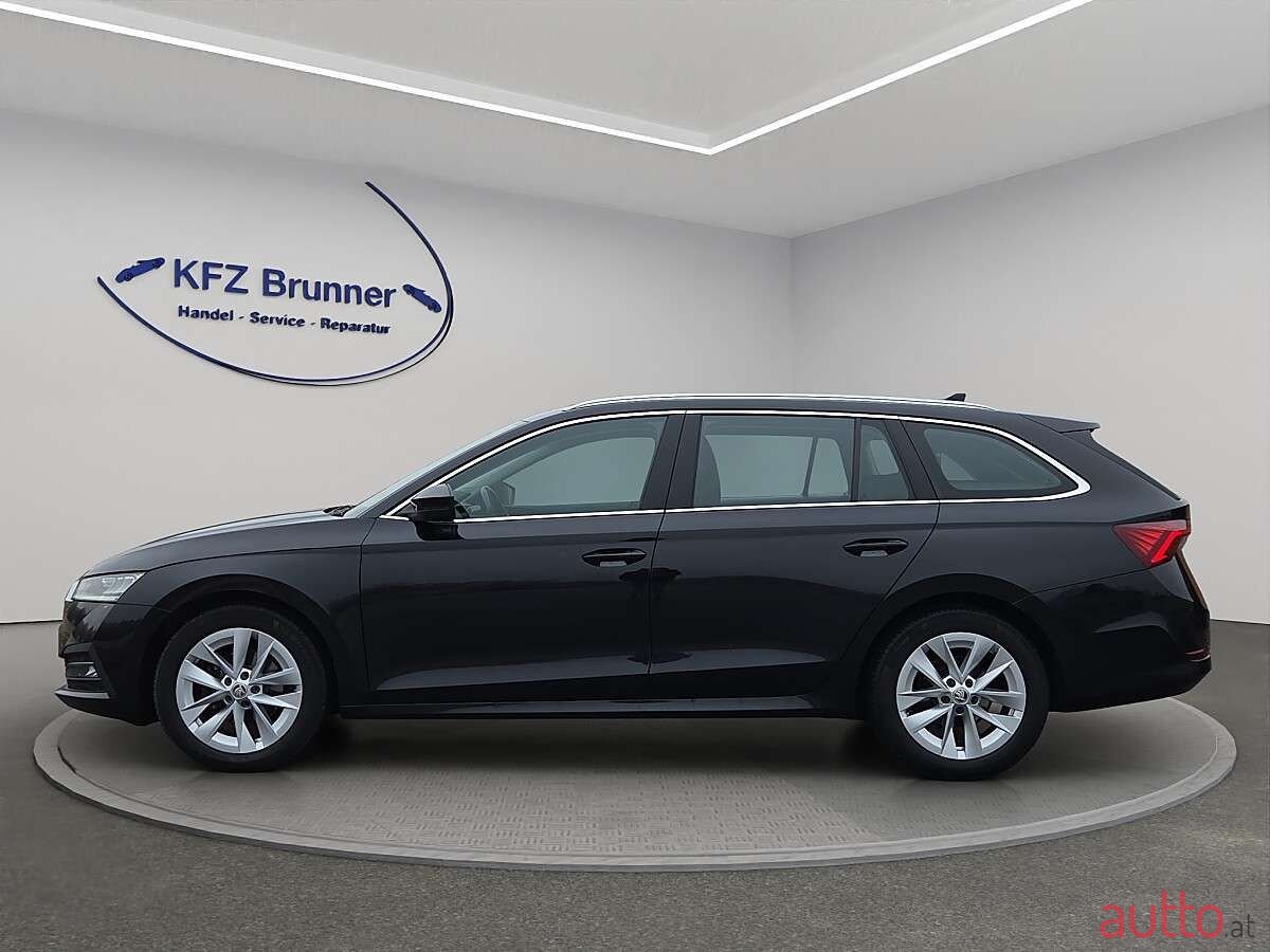 2021' Skoda Octavia photo #4