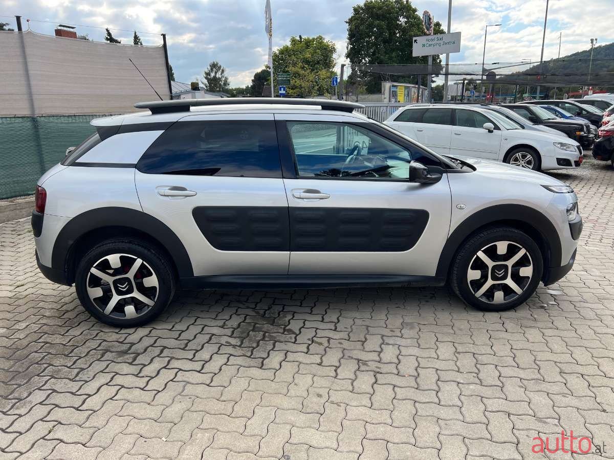 2015' Citroen C4 Cactus photo #6