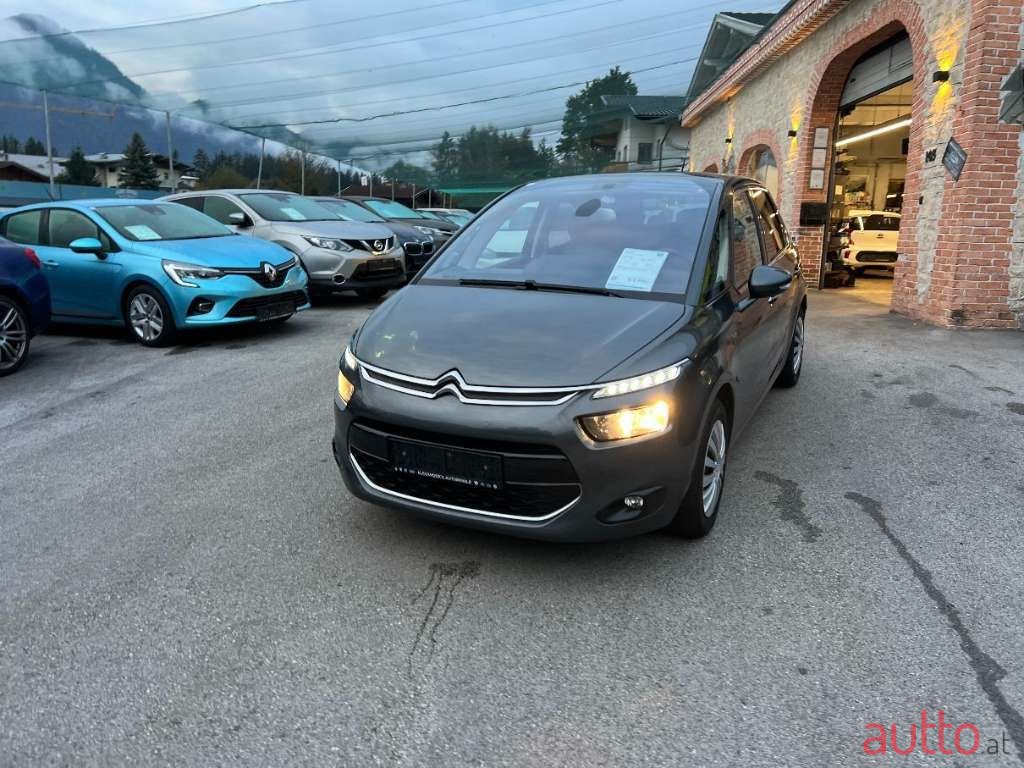 2014' Citroen C4 Picasso photo #3