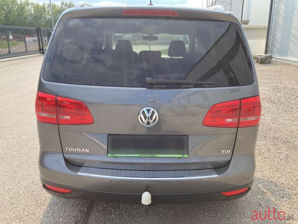 2012' Volkswagen Touran photo #6