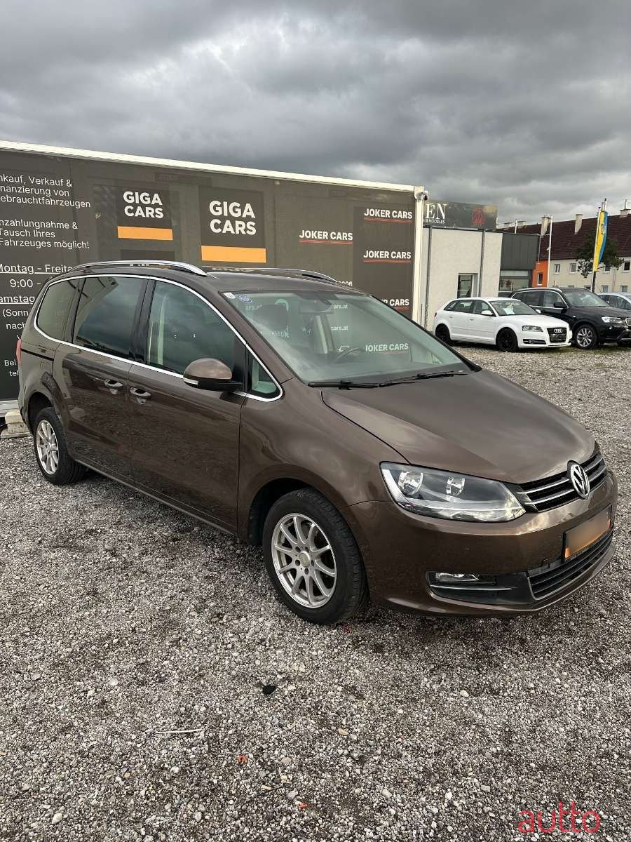 2013' Volkswagen Sharan photo #2