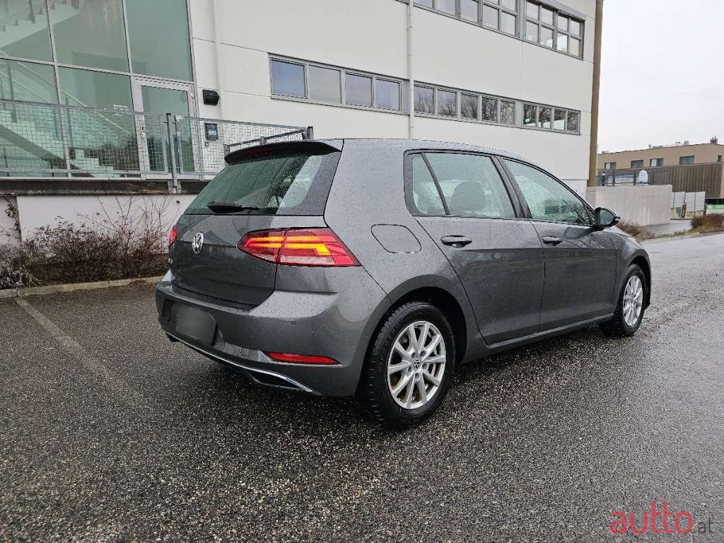 2018' Volkswagen Golf photo #6