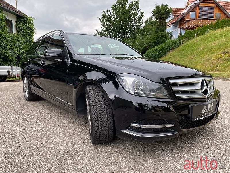 2011' Mercedes-Benz C-Klasse photo #4