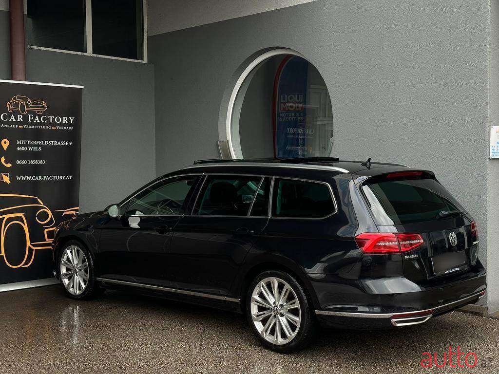 2015' Volkswagen Passat photo #6