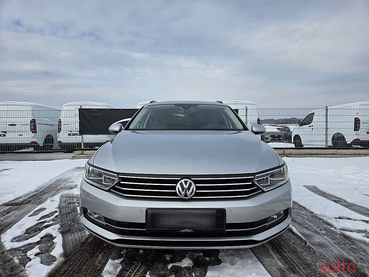 2018' Volkswagen Passat photo #4
