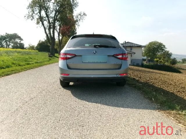 2016' Skoda Superb photo #3