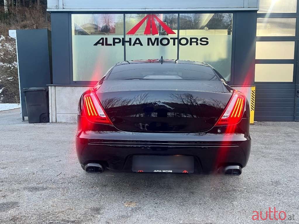 2014' Jaguar XJ photo #6