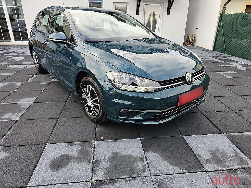 2018' Volkswagen Golf photo #6
