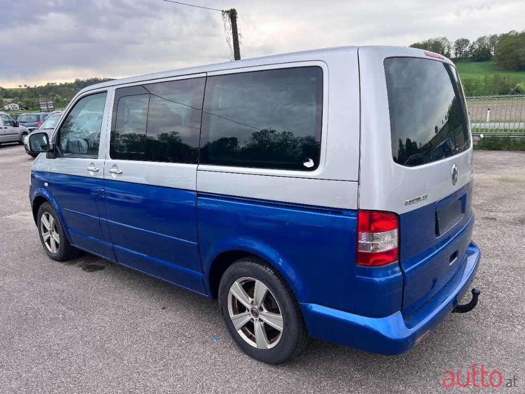 2006' Volkswagen Multivan photo #5