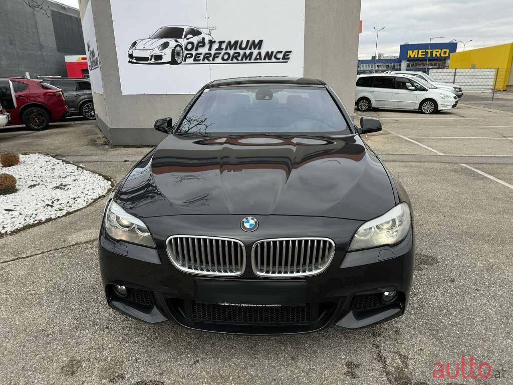 2011' BMW 5Er-Reihe photo #3