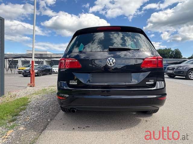 2017' Volkswagen Golf photo #5