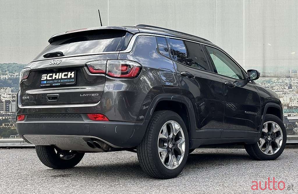 2018' Jeep Compass photo #4