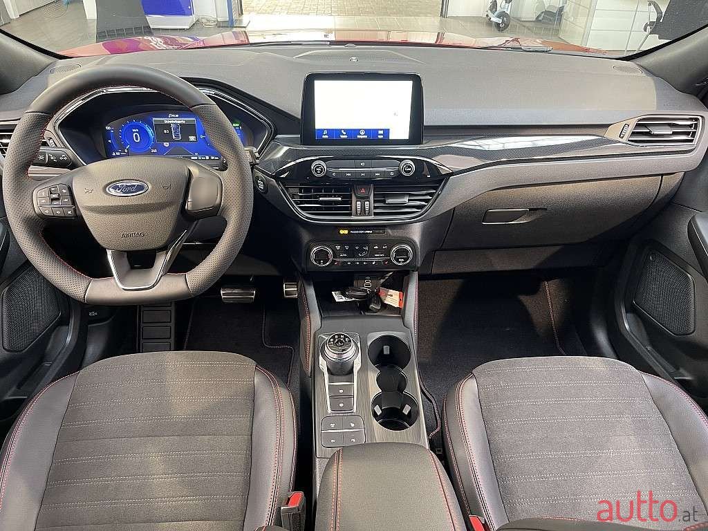 2022' Ford Kuga photo #4