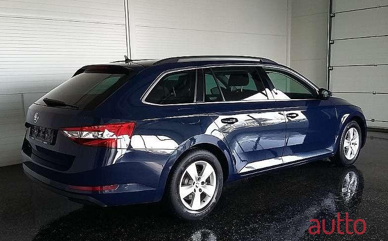 2015' Skoda Superb photo #1