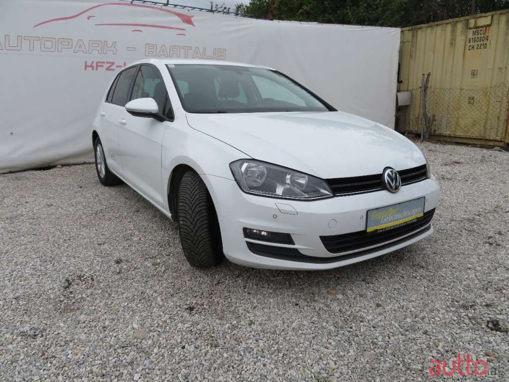 2013' Volkswagen Golf photo #2