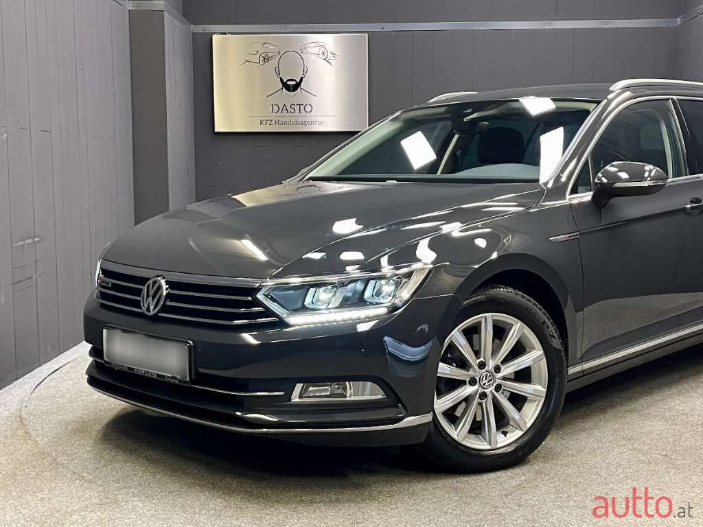 2018' Volkswagen Passat photo #1