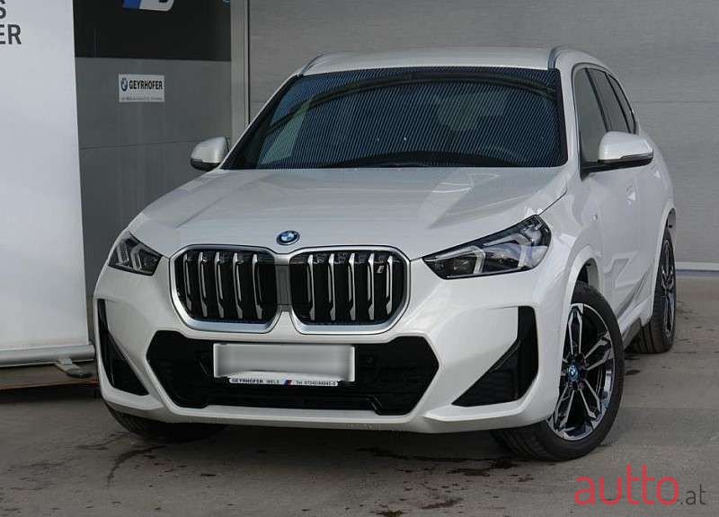2024' BMW iX1 photo #2