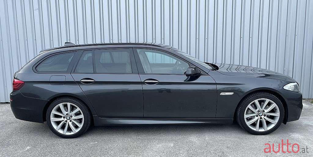 2011' BMW 5Er-Reihe photo #6