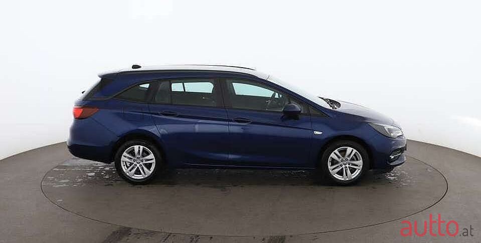 2021' Opel Astra photo #2