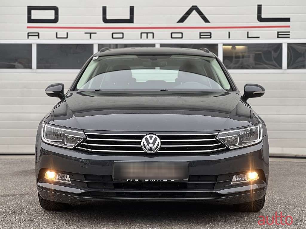2015' Volkswagen Passat photo #5