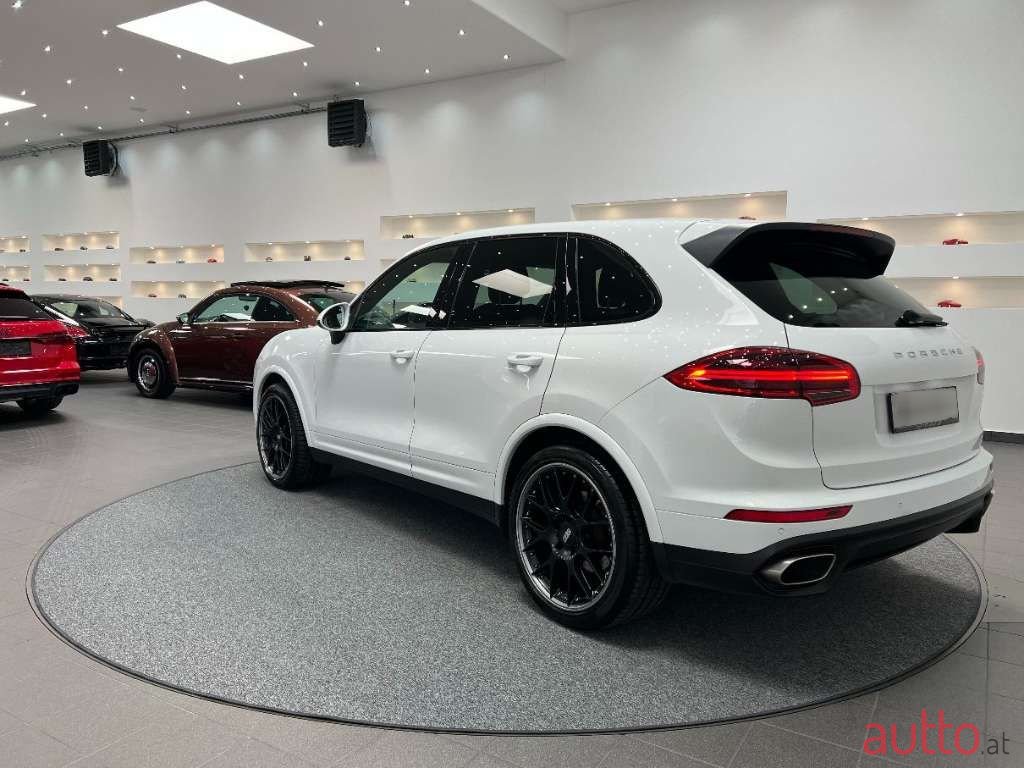 2017' Porsche Cayenne photo #4