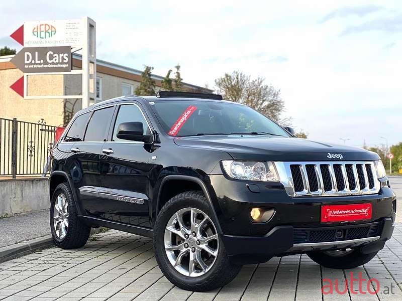 2011' Jeep Grand Cherokee photo #1